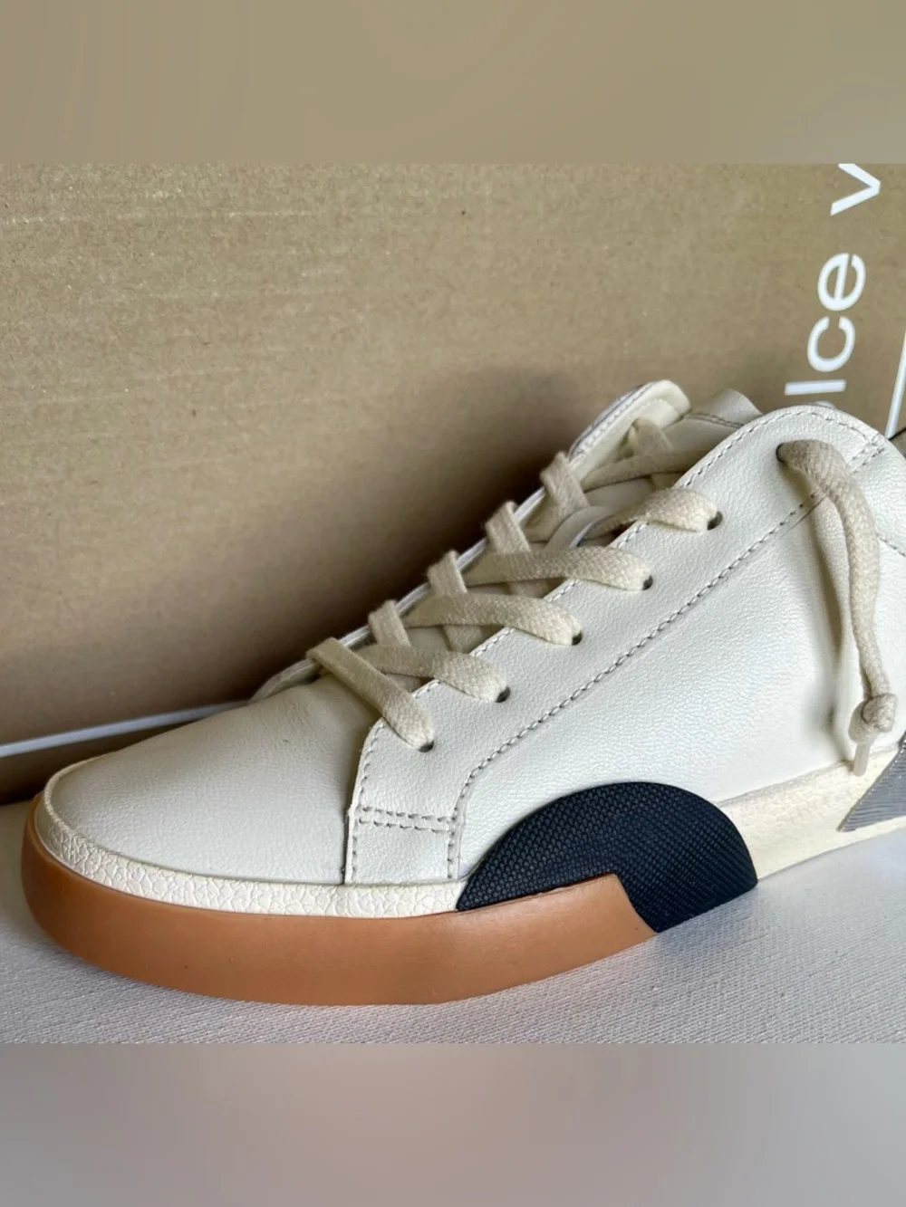 LIKE NEW DOLCE VITA ZINA WHITE LEATHER COURT SNEAKER WOMENS SIZE 8.5 - Picture 8 of 17